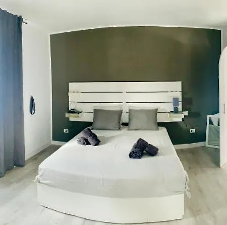 Azzurro House